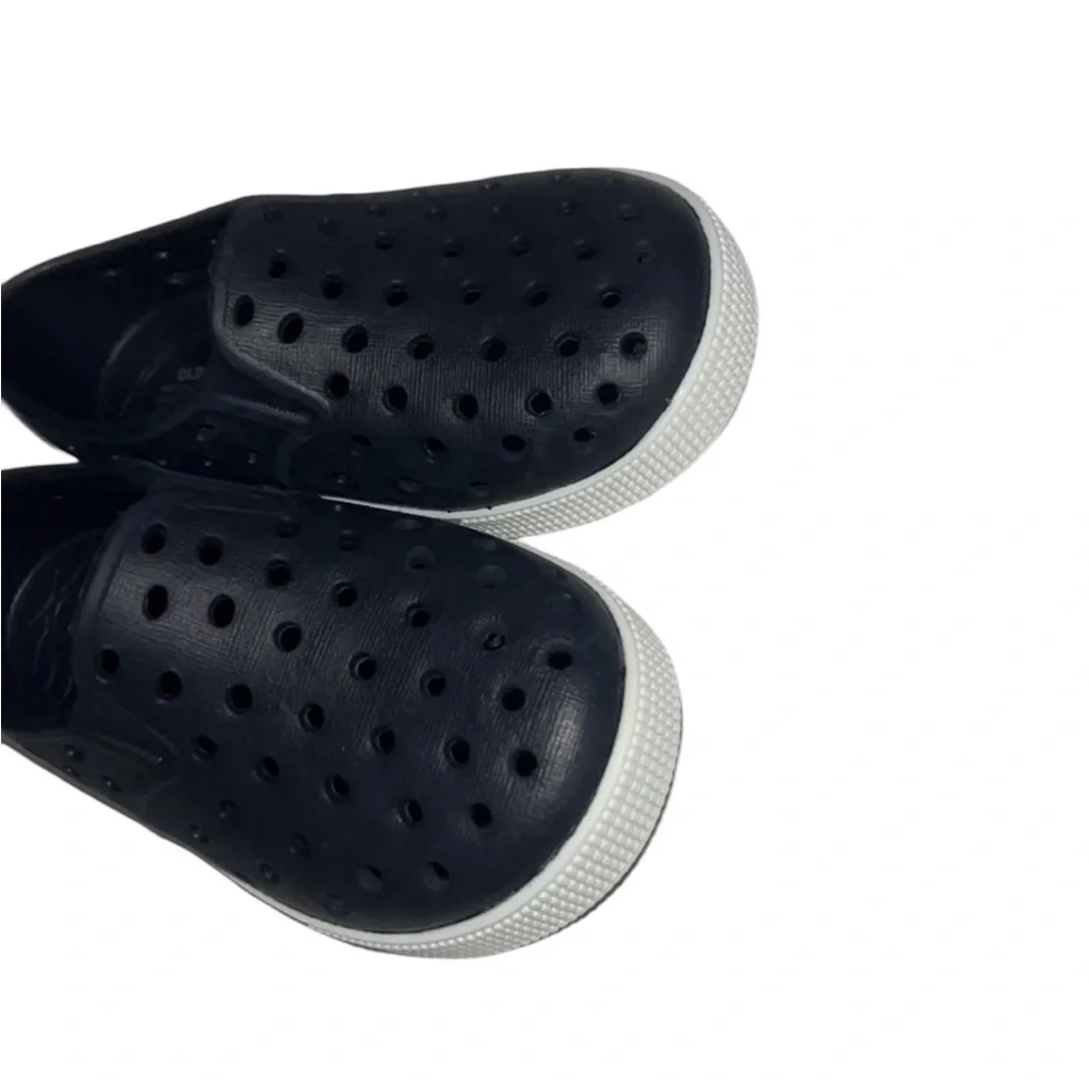 Old Navy Kids Shoes in Black and White